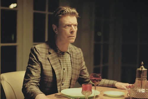 David Bowie:    2     !