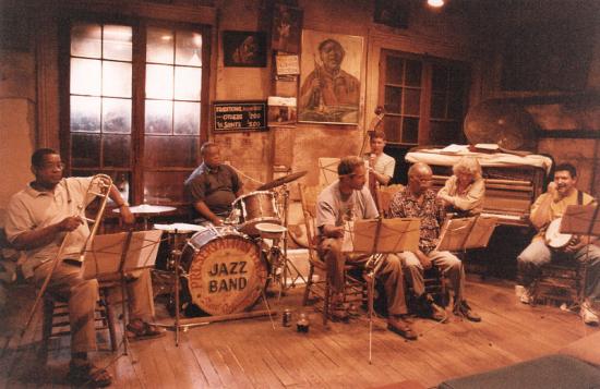 Aπο το αρχείο του Λουκιανού Κηλαηδόνη. Νέα Ορλεάνη 1997 Με τους Preservation Hall Jazz band.
