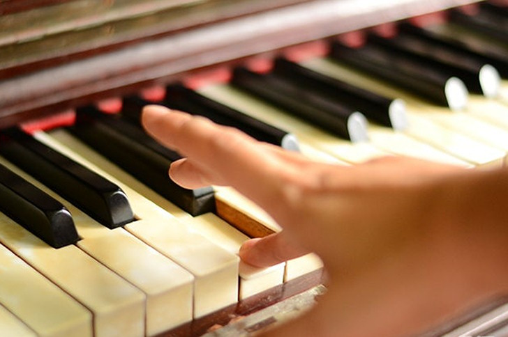 Μάθημα Πιάνου: Συνοδεύοντας μπαλάντες - Δεξί χέρι (Μέρος Β