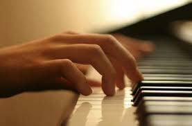 Η σημασία της αυτο-παρατήρησης και του αργού παιξίματος πιάνου στους αρχάριους μαθητές