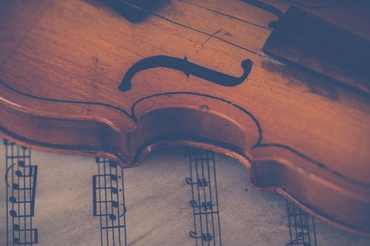 Πώς μπορούν να ωφελήσουν τα μαθήματα βιολιού ένα παιδί με μαθησιακές δυσκολίες;